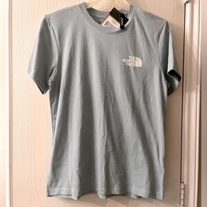 🛍️NWT The North Face Women’s Blue Small Shirt